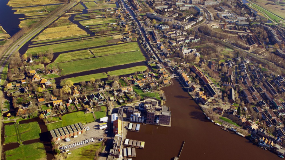 Luchtfoto veenweide landschap